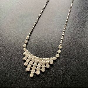 2/$50 Vintage delicate silver rhinestone necklace